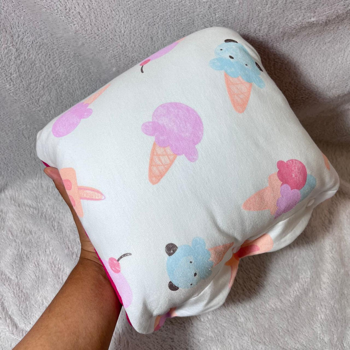 TRAVEL NURSING ARM PILLOW_ICE CREAM (KAOS)