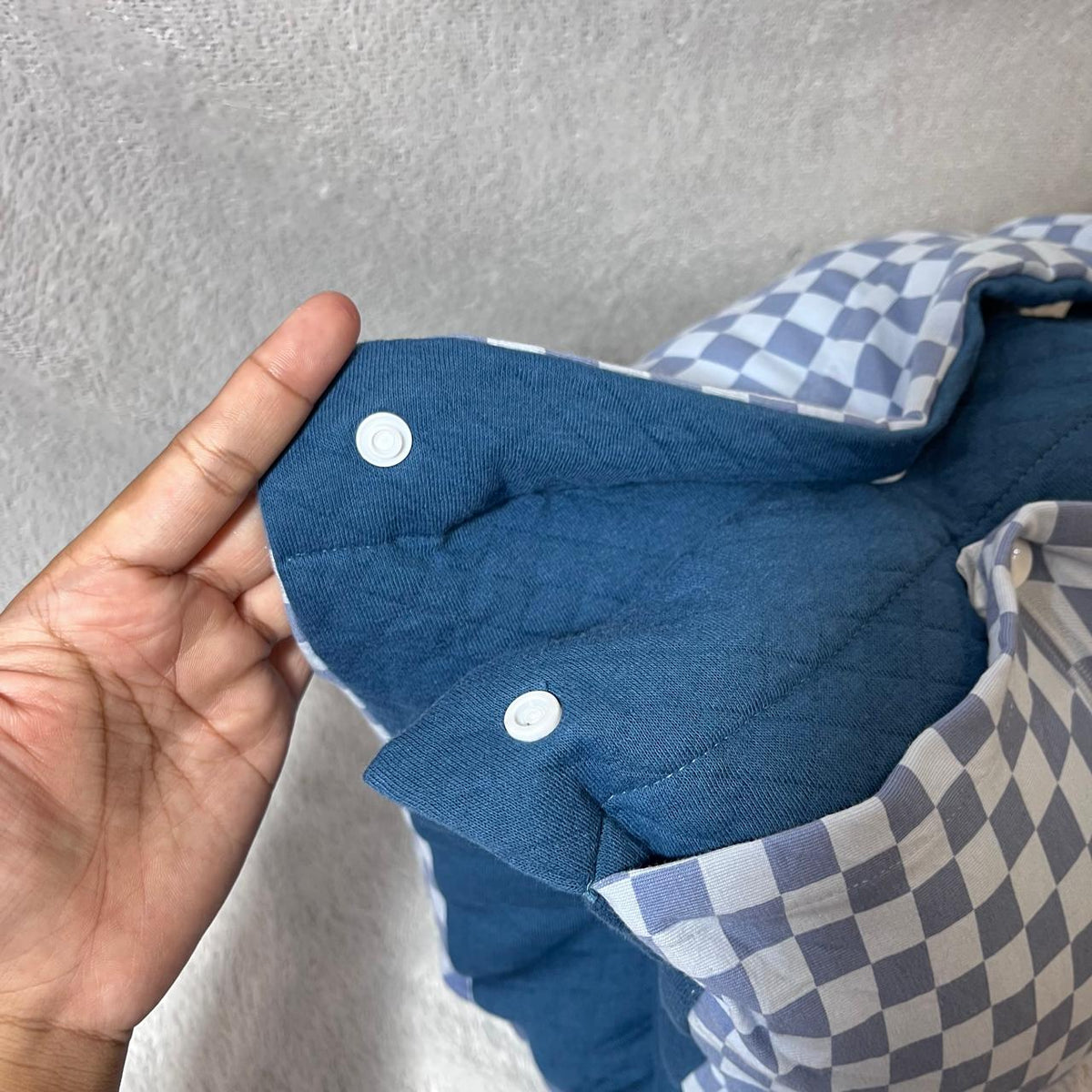 TRAVEL NURSING ARM PILLOW_KOTAK BIRU (KAOS)