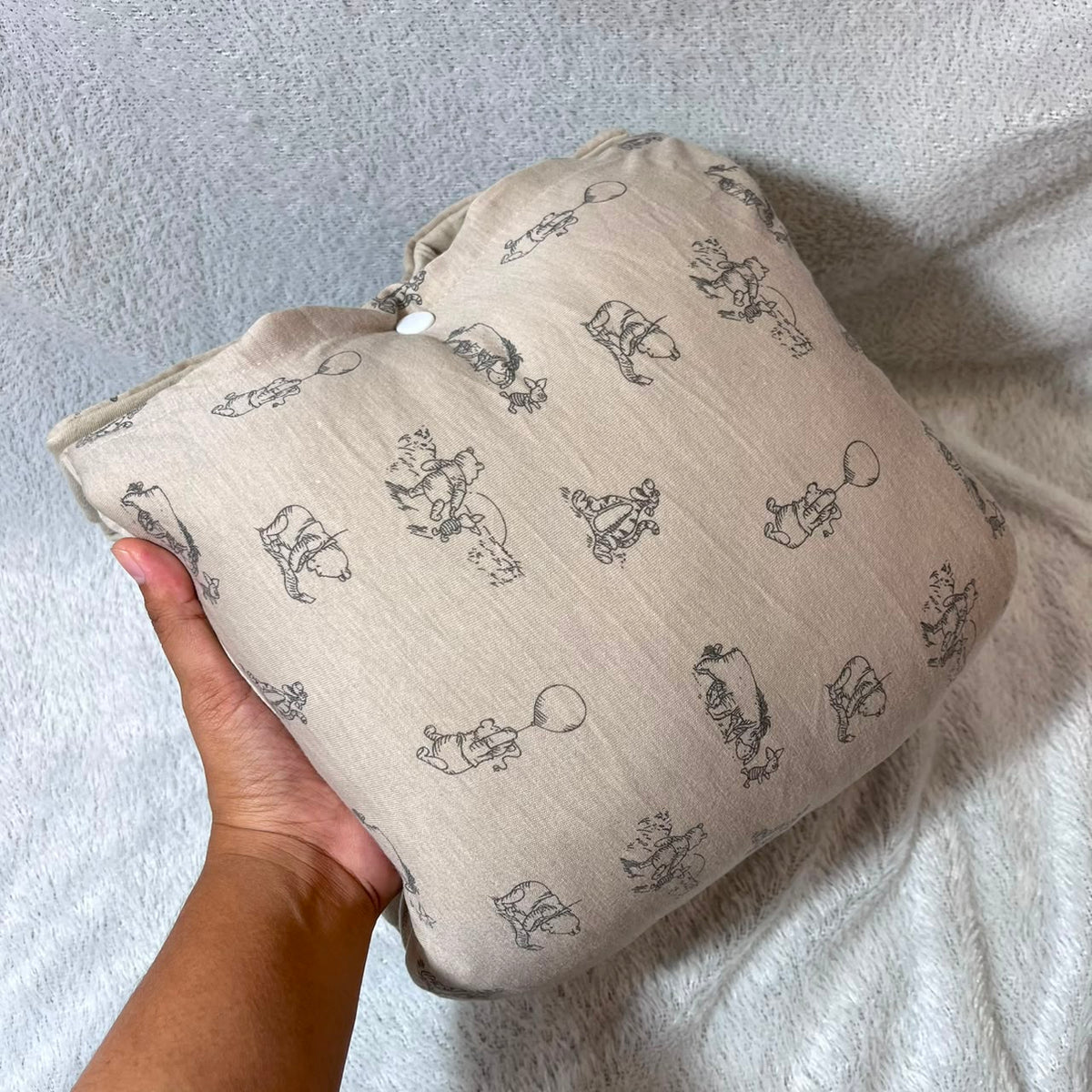 TRAVEL NURSING ARM PILLOW_POOH BEAR BROWN (KAOS)