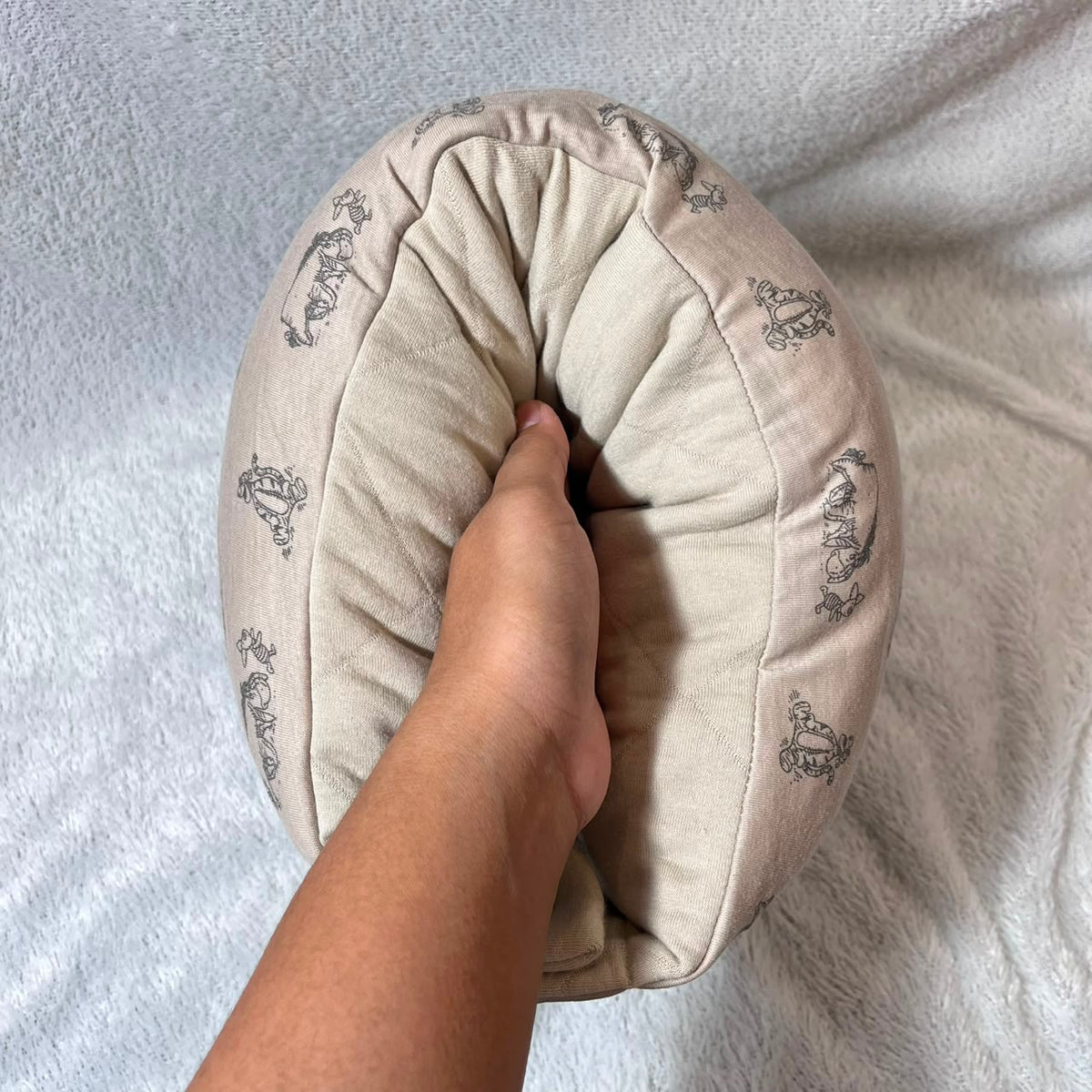 TRAVEL NURSING ARM PILLOW_POOH BEAR BROWN (KAOS)