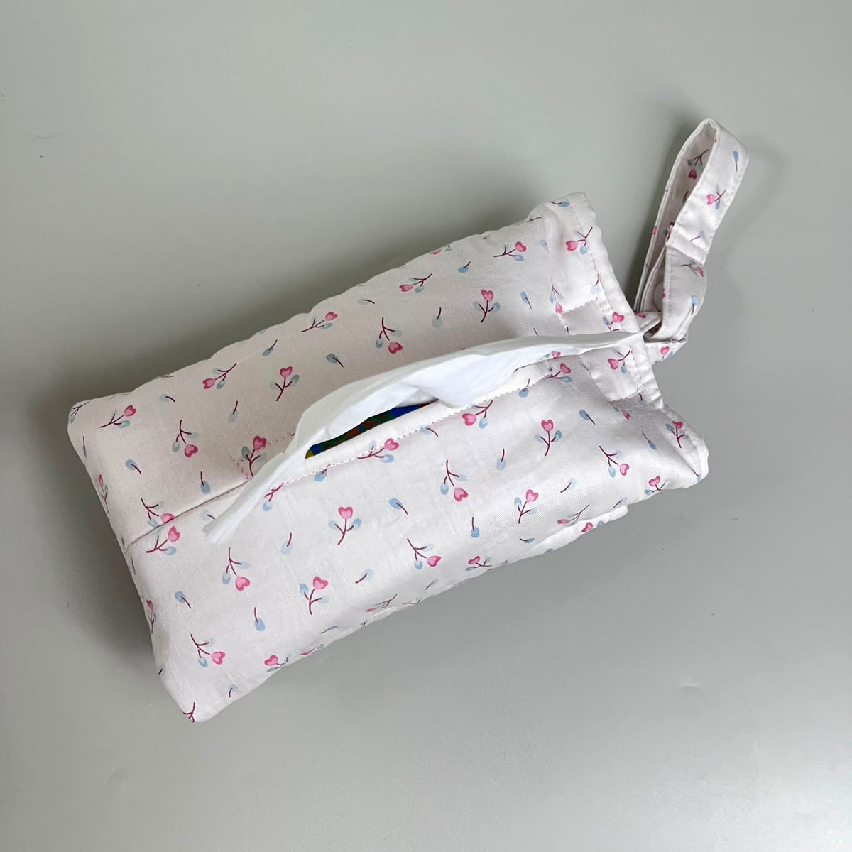 TISSUE POUCH 2 IN 1_TULIP PUTIH