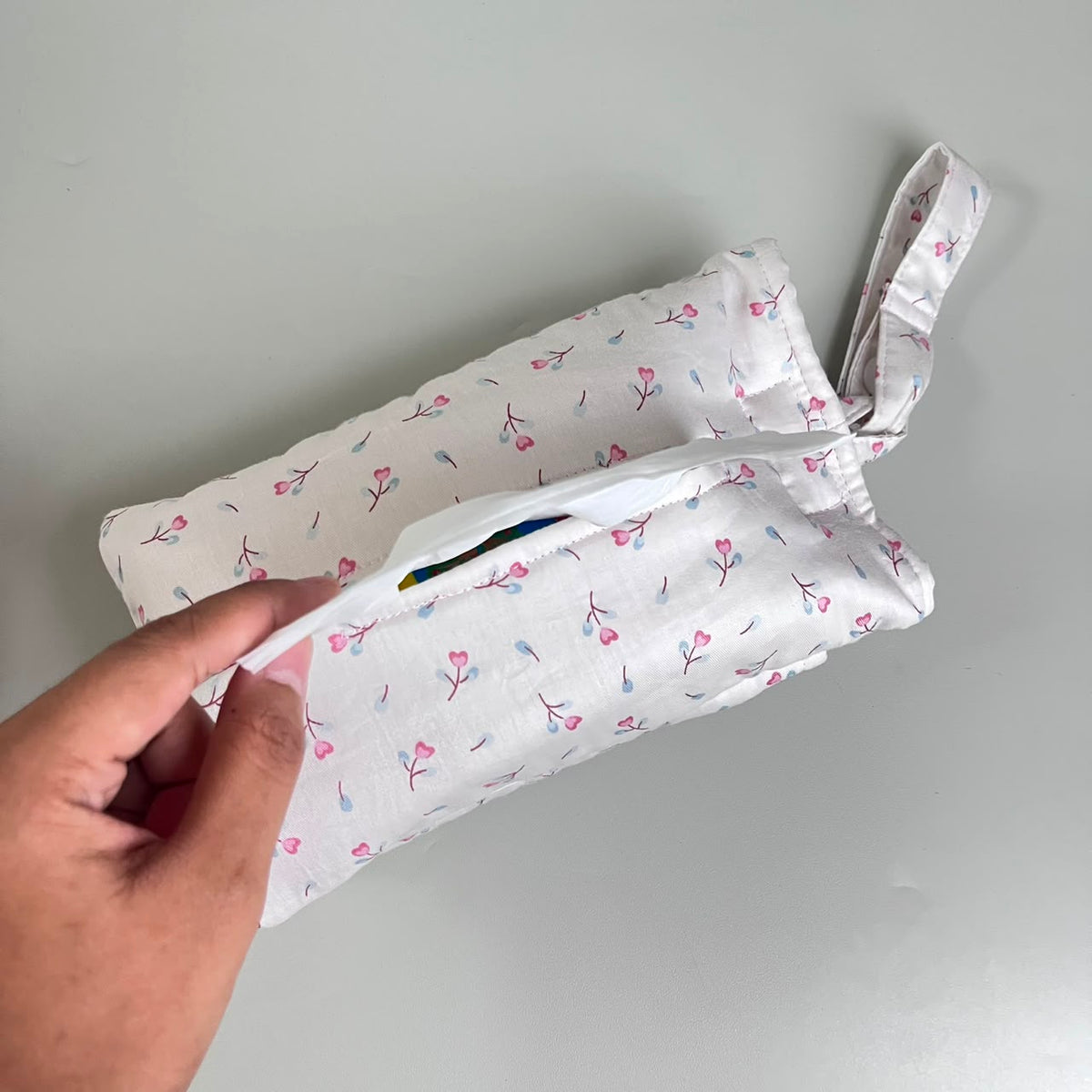 TISSUE POUCH 2 IN 1_TULIP PUTIH