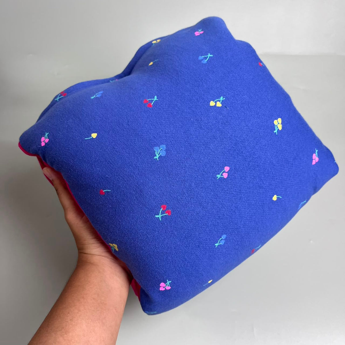 TRAVEL NURSING ARM PILLOW_CHERRY NAVY (KAOS)