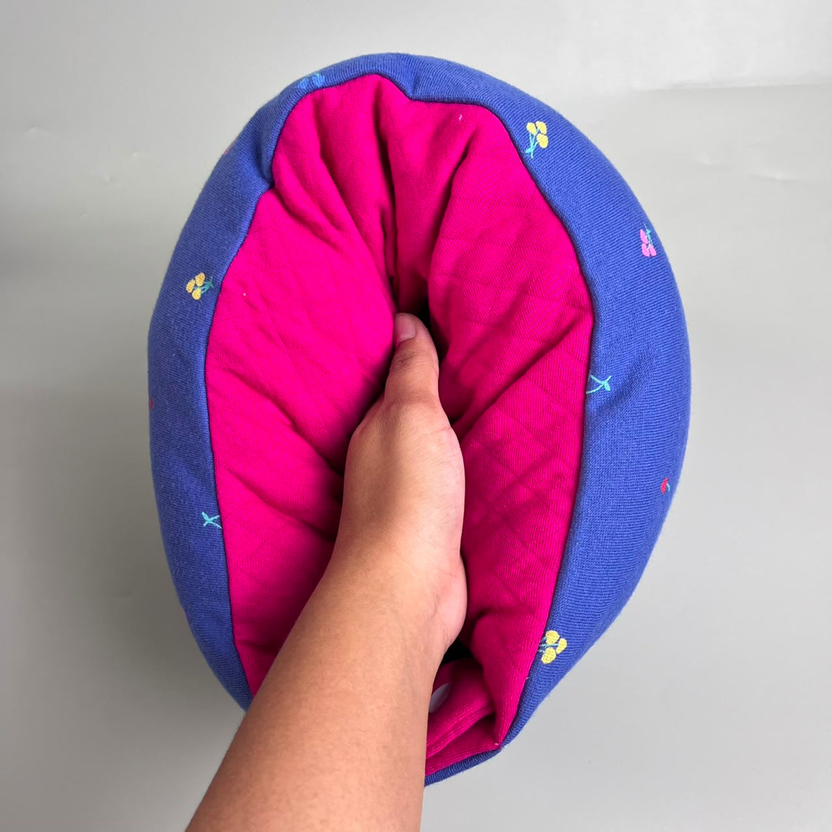 TRAVEL NURSING ARM PILLOW_CHERRY NAVY (KAOS)