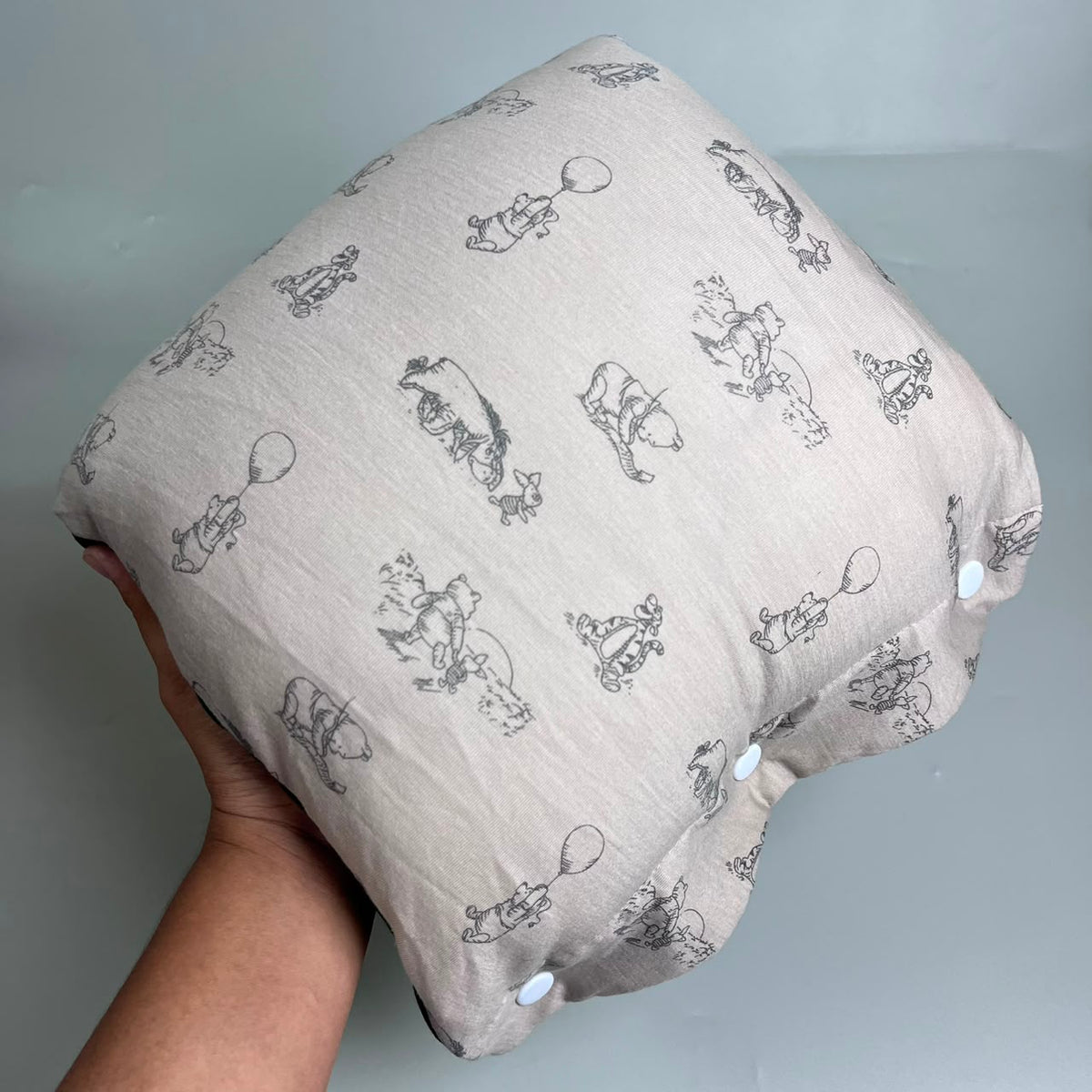 TRAVEL NURSING ARM PILLOW_POOH BEAR BROWN EMBOS HIJAU (KAOS)