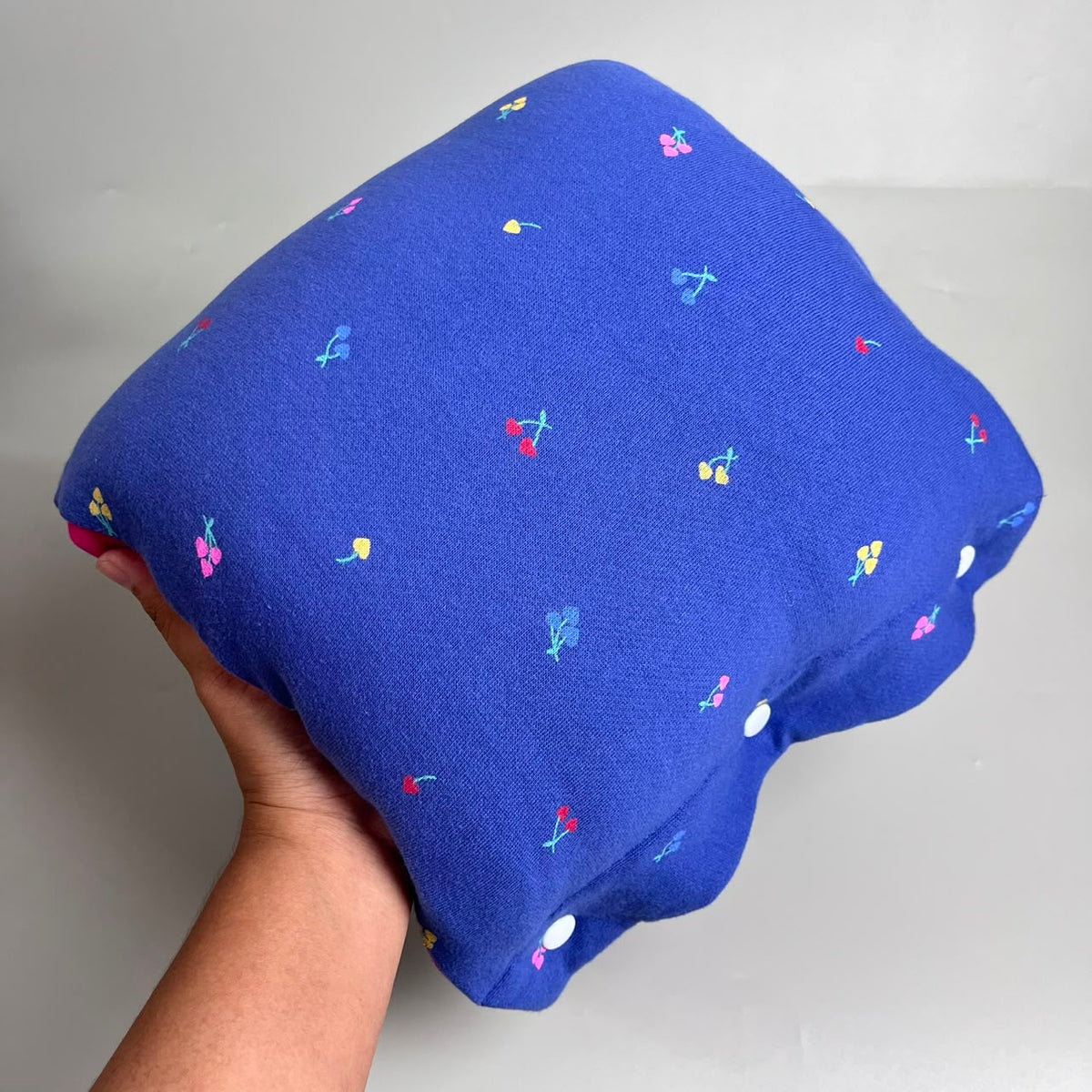 TRAVEL NURSING ARM PILLOW_CHERRY NAVY (KAOS)