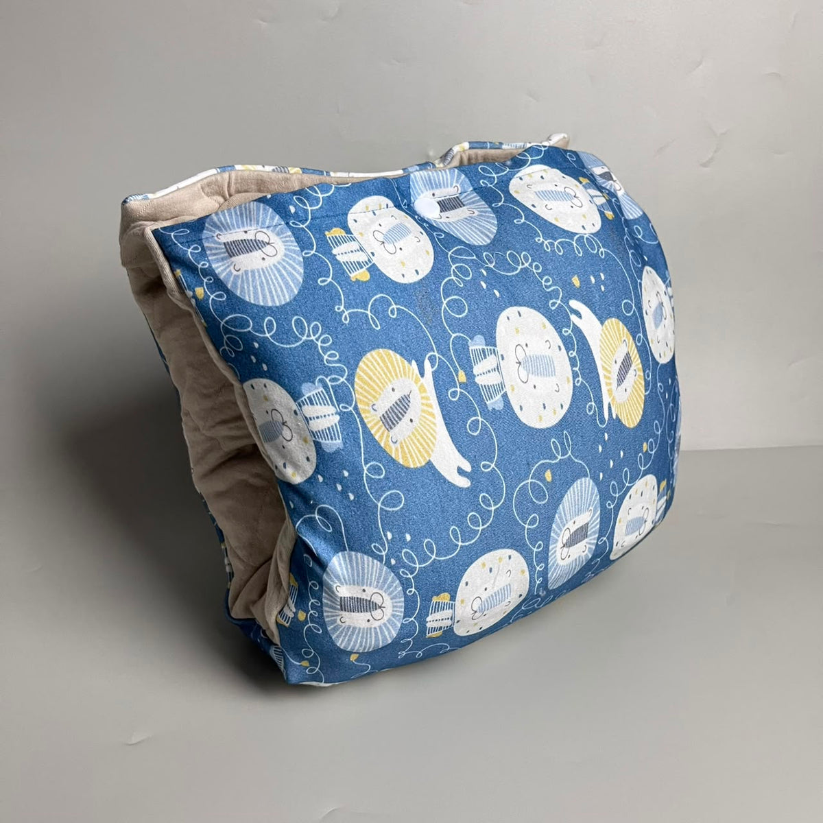 TRAVEL NURSING ARM PILLOW_LION BLUE (KAOS)