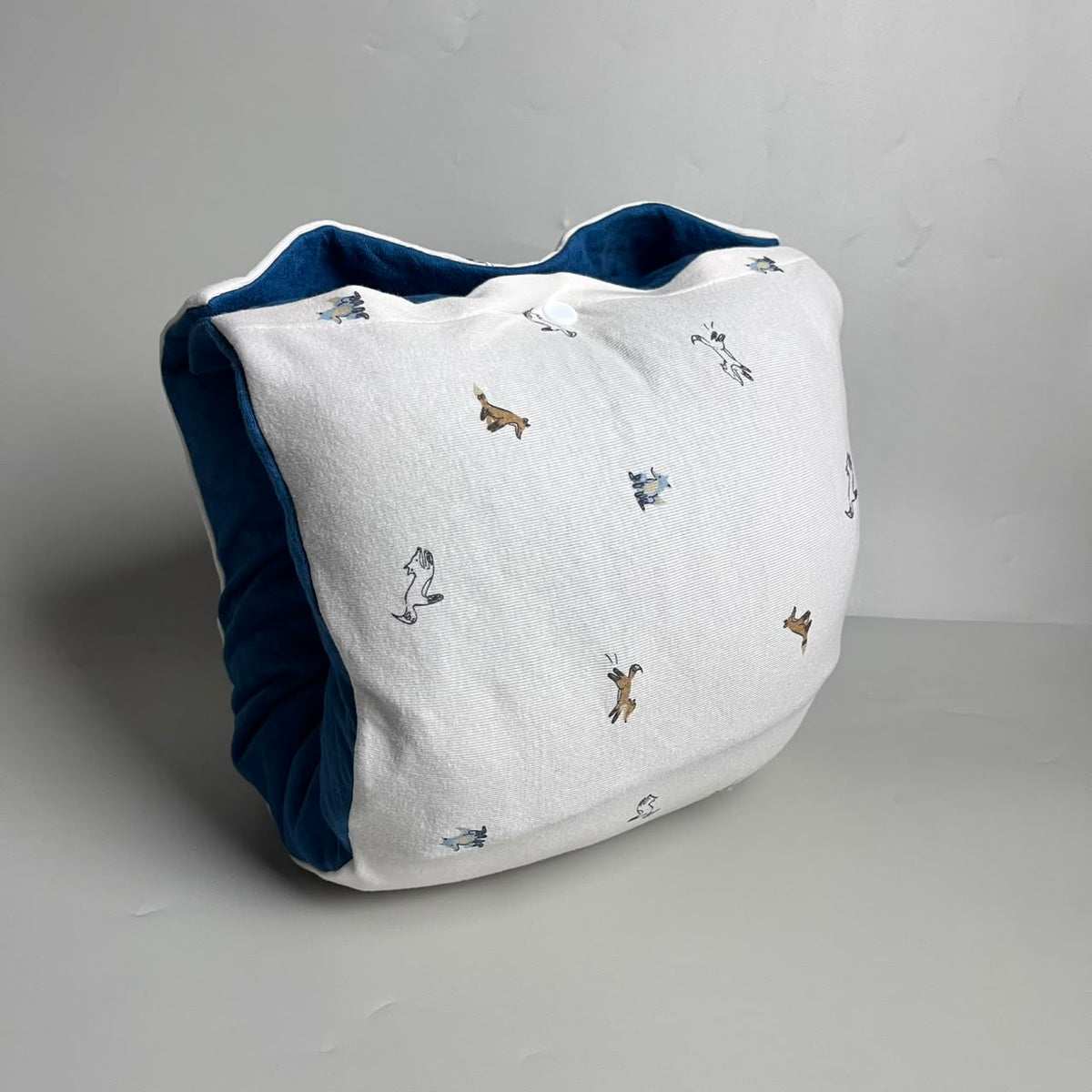 TRAVEL NURSING ARM PILLOW_FOX WHITE (KAOS)