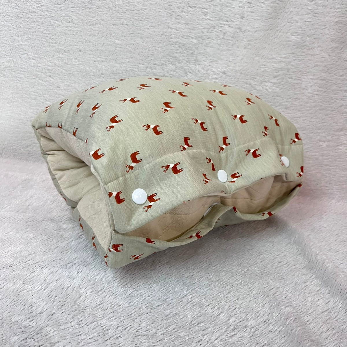 TRAVEL NURSING ARM PILLOW_RUSA COKLAT (KAOS)