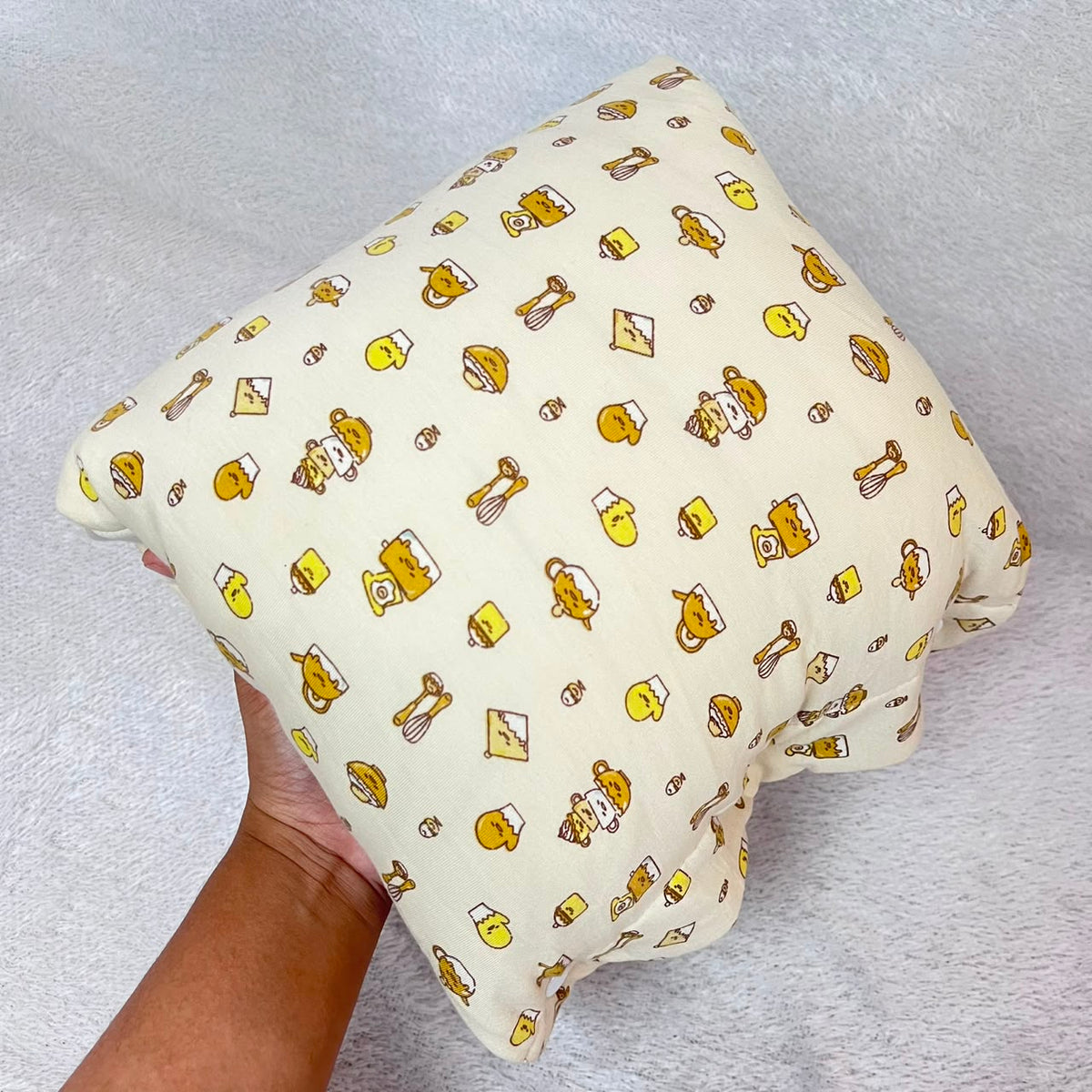 TRAVEL NURSING ARM PILLOW_GUDETAMA (KAOS)