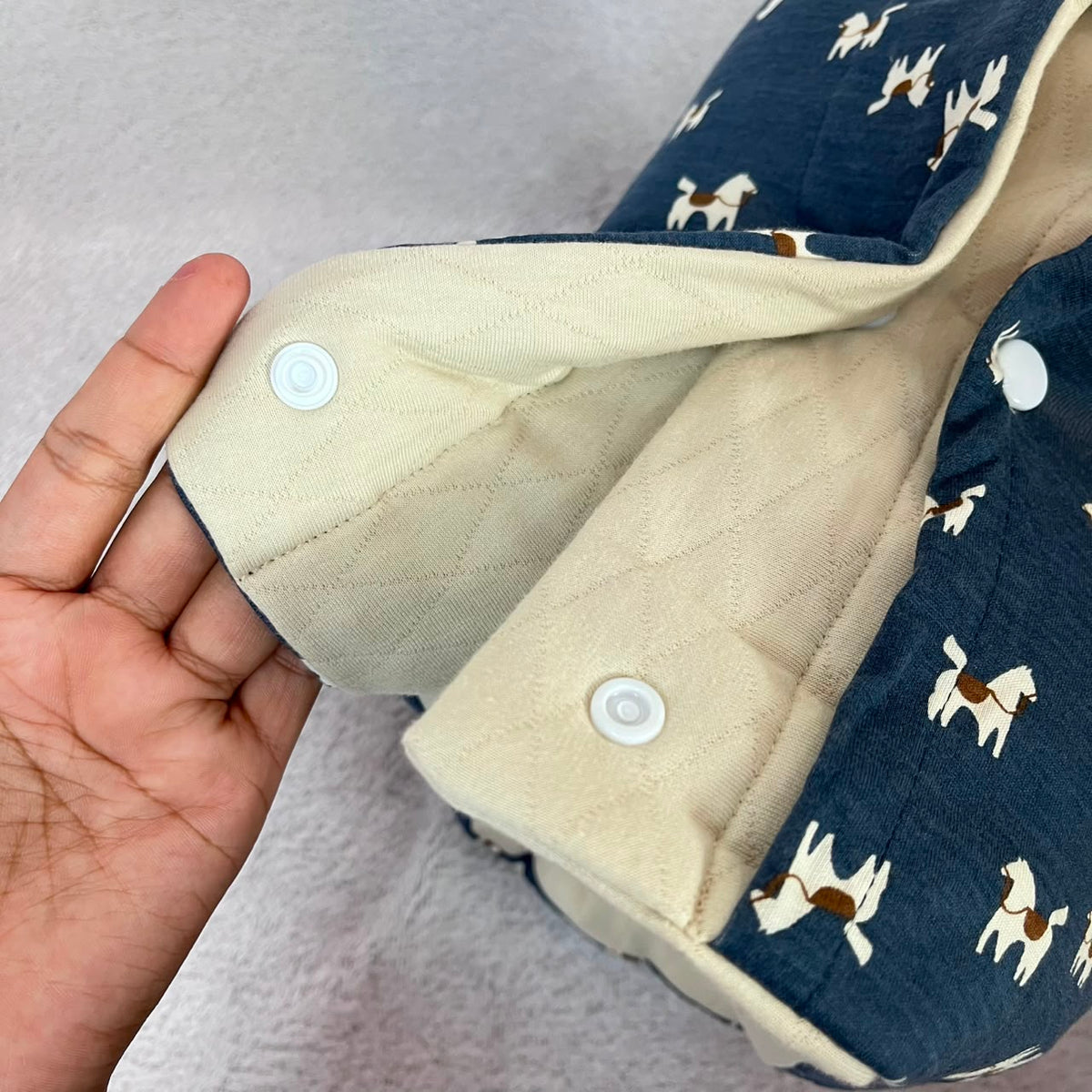 TRAVEL NURSING ARM PILLOW_KUDA NAVY (KAOS)