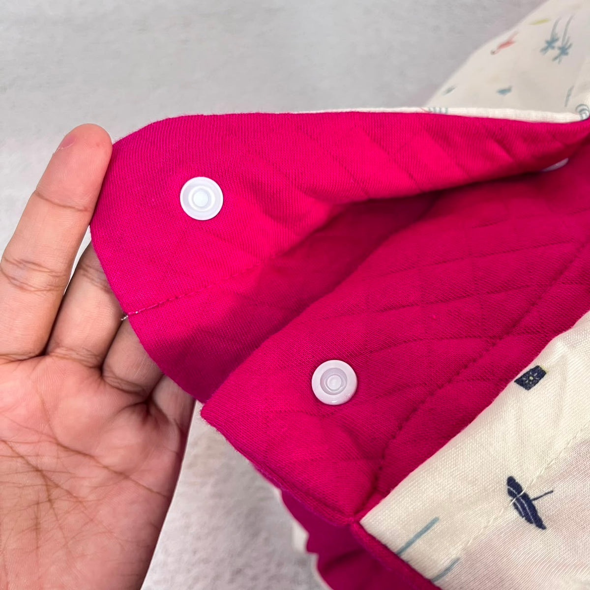 TRAVEL NURSING ARM PILLOW_FLAMINGO FUSHIA (KAOS)