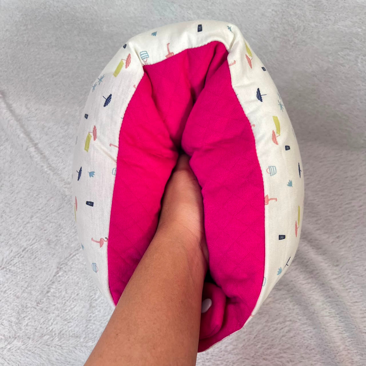 TRAVEL NURSING ARM PILLOW_FLAMINGO FUSHIA (KAOS)