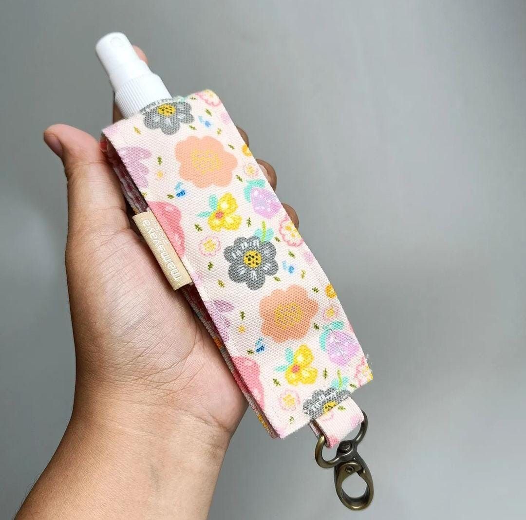 HAND SANITIZER HOLDER_C3285_AYANA IVORY_WR