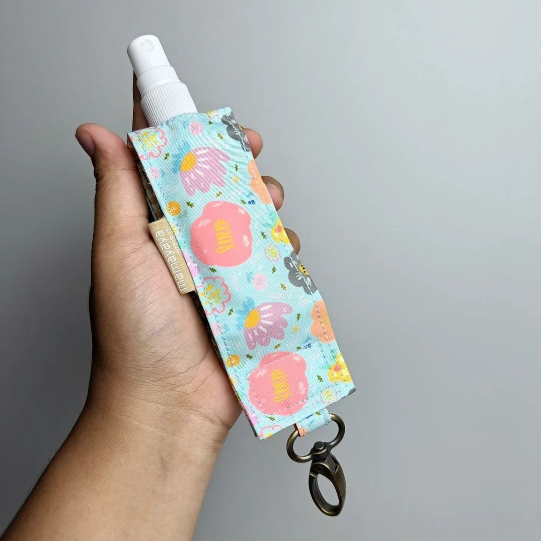 HAND SANITIZER HOLDER_C3286_AYANA TOSCA_MILKY